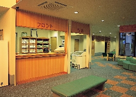 売店を備えたフロント